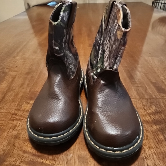 Faded glory toddler camo boots size 7 - Picture 2 of 4